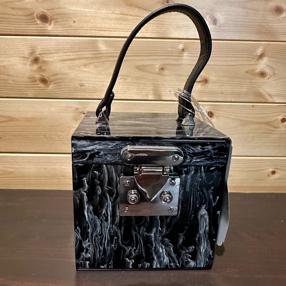 Brand new Like Dreams top handle purse